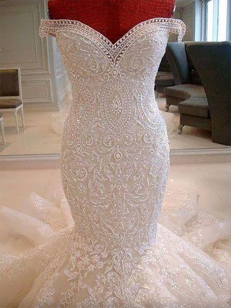 2024 Superbes robes de mariée sirène en dentelle sur l'épaule balayage train Appliques Dubai Style arabe robes de mariée sur mesure