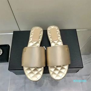 2024 Style Designer Slippers Fashion Fashion Bottom Sandals Lettre de broderie Slides Lady Platform Cendages Canvas Sandal Beach High Talon avec Sac à poussière