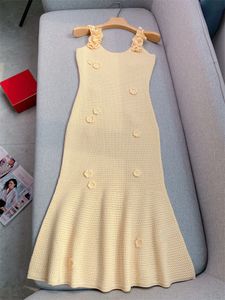 2024 Zomer Zwart vaste kleur 3D Bloemen Pansen gebreide kleding Spaghetti Riemschep Schephals Midi Casual jurken Y4W170068