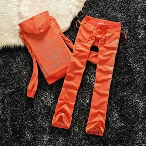 2024 Summer Brand Couture Piece Ensembles Veet Velour Femmes Survêtement Sweats à capuche et pantalons Met Respirant Design 50ess Juicy Coutoure Survêtement 886ggg