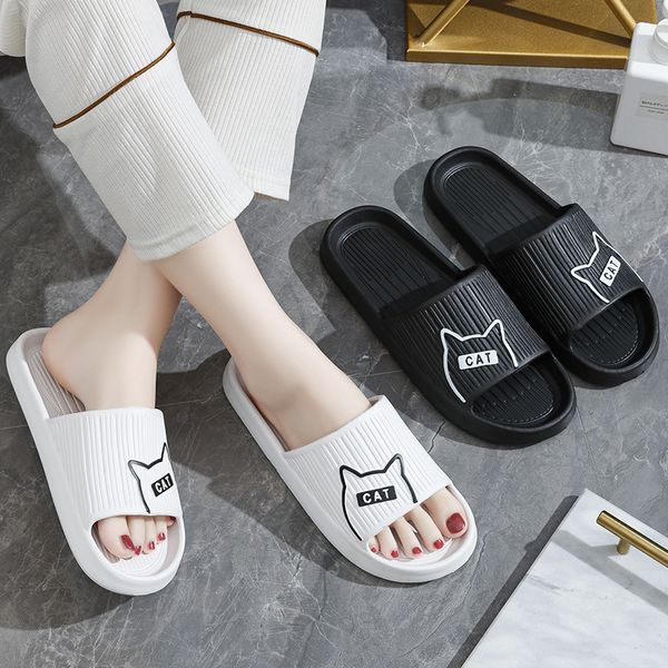 2024 Couples d'été Pieds Selon Soft Bottom Room de salle de bain Anti Slip Hotel Black Slippers Gai