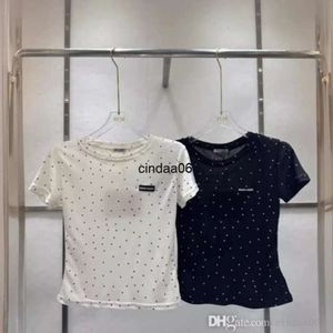 2024 Summer Designer Women T-shirts Modieuze zwart-witte t-shirts Tops Wave Dots Slim Fit en veelzijdige T-shirt met korte mouwen