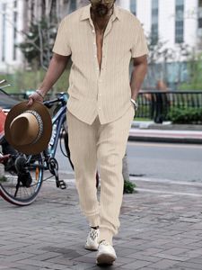 2024 Summer Fashion Mens sets Couleur Couleur Stripe Streetwear Streetwear Sorme à manches courtes Pantalons Deux pièces Casual Cost S3XL 240315