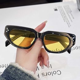 2024 Mode d'été Nouvelles lunettes de soleil pour femmes sans maquillage Tendance populaire sur Internet Même style Photographie de rue Miroir Lunettes de soleil de haute qualité