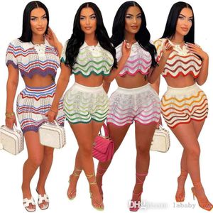 2024 Fashion Summer Tracksuit Tricoted 2 pièces Set Femmes Stripe Stripe Coumle Couleurs Shorts Shorts Sleeve Col Crop Top et Shorts décontractés pour femmes
