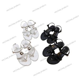 2024 Sandales plates d'été Sandales Luxury Marque Femmes Chaussures Chunky Block Talons Slippers Femme Chaures décontractées Chaîne Métal Boucle de boucle Tongles