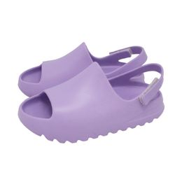 2024 Zomer kinderen kokosnoot slippers vis mond strand outdoor indoor niet-slip zak hak hak baby slippers peuter designer schoenen maat 17-19 cm