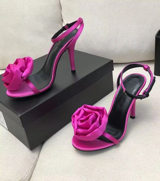 2024 Summer Luxury Cassandra Sandales Chaussures Fleur Satin Femmes Cuir Lady Opyum Gladiator Sandalias Party Mariage Talon aiguille Noir Rose Vert