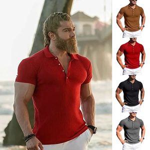 2024 Summer Mens Sports Fitness Vêtements High Elastic Vertical Strip Polo à manches à manches courtes Shirt tricot à fond en tricot 240510