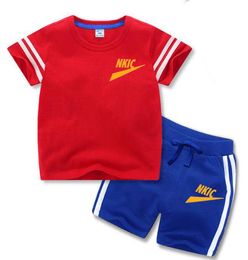 2024 été nouveaux vêtements respirants décontractés pour enfants ensemble à manches courtes pour enfants ensemble T-shirt imprimé de marque pour garçons et filles