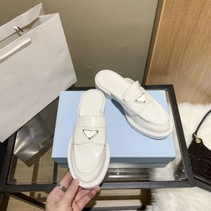 2024 NOUVELLE créateur de mode Été Slippers blancs de haute qualité pour les femmes CONFORTS SULLES GOLINE CUIR CONCUTÉ BAOTOU Half Slippers DD0417P 36-41 28