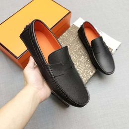 2024 Été Nouveau coréen de la mode authentique en cuir pour hommes Chaussures de leisure lefu, une étape, chaussures Doudou pour hommes