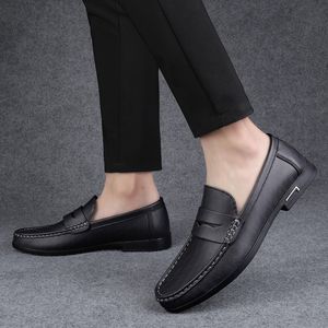 2024 été nouveaux hommes Super Fiber décontracté petites chaussures en cuir à la mode conduite Lefu chaussures grande taille en gros chaussures pour hommes t3