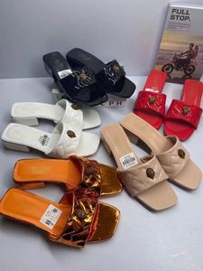 2024 Zomer nieuwe sandalen voor dames slippers glijbanen.2024 Zomer nieuwe sandalen voor dames slippers slijbanen