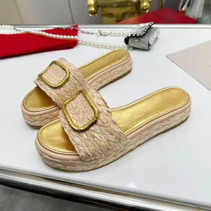 2024 été nouveau passer ses vacances dames pantoufles en cuir véritable matériel bout ouvert plate-forme sandales apparaissent blanchissant fond épais femmes Heach chaussures