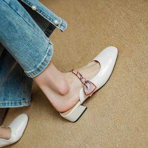 2024 Zomer nieuwe dikke dikke lagere hak sandalen rond teen kleurblok mode comfortabele sandalen