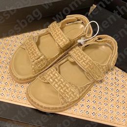 2024 Été Nouveau Velcro Flat Chaussures Fashion Fashion Casual Sole épaisse épaisse Sandales sportives surélevées