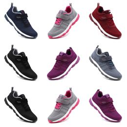 2024 Chaussures de course d'été Designer pour femmes Baskets de mode Blanc Noir Bleu Rouge Confortable Surface en maille-034 Entraîneurs de sports de plein air pour femmes GAI Sneaker Shoes SP