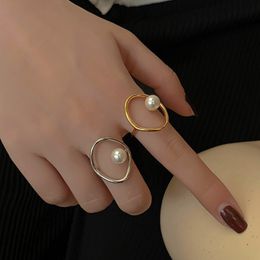 2024 Summer S925 STERLING Silver Pearl Hollow Geometric Match Ring Fashion Commuter Anneau de banlie