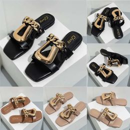 2024 Chaussures d'été Fashion Fashion Sandales en cuir souple glissements plats dans toute la chaîne U boucle Femelle Slipper Casual Beach Slip Chaussures