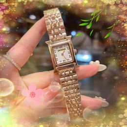 2024 Reloj de pulsera con movimiento de cuarzo y esfera digital cuadrada súper pequeña para mujer, reloj de pulsera con correa de acero inoxidable popular clásico, serie de tanque de negocios, reloj de pulsera de oro rosa