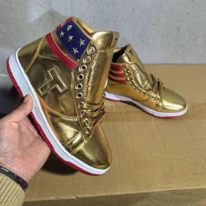 2024 T Trump Sneakers Basketbal Casual schoenen The Never Surrender High-Tops Designer 1 TS Gold Custom Men Outdoor Sneakers Comfort Sport Trendy veter-buitend buiten T26