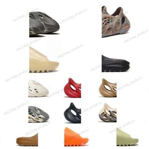 2024 La version la plus élevée du marché Slides foam runr west Pantoufles Desert Sand Earth Brown Bone Glow Green Enflame Orange Ochre Résine Suie tongs Pantoufles Sandales 48