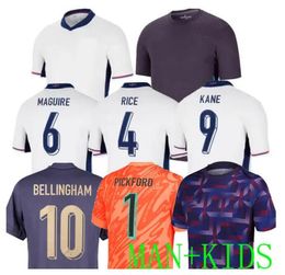 2024 Jerseys de fútbol Toone Inglaterra 150 aniversario Bellingham Kelly Football Shirt Mead Kane Sterling Rashford Sancho Grealish Kids Kit Prepches