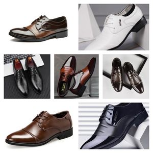 2024 Chaussures en cuir multi-styles de concepteur supérieur, chaussures décontractées pour hommes, chaussures habillées de grande taille, chaussures de mariage pointues