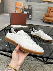 2024 TOP gratis verzending designer schoenen veganistische sneakers trainers voor mannen cloud witte kern zwarte gom tn outdoor shoese voor mannen plat sport sneakers maat 38-44 EDJ240101L