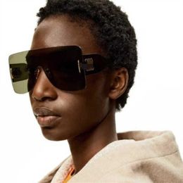 2024 Top Designers Nouveaux lunettes de soleil de créateur de luxe Luo Yijia Goggles Personnalité masculine Ins One Piece Lens Jelly Color Sunglasses Femme Femme