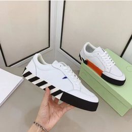 2024 Top Low Sneaker Designer Femmes Blancs Casual Bout Rond À Lacets Chaussures Vulcanisées Confortables Hommes Baskets En Plein Air Respirant Toile Taille