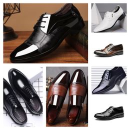2024 Top Luxury Designer Multi Style Lederen Men Black Witte Casual schoenen, grote zakelijke jurk Posed Tie Up Wedding Shoe