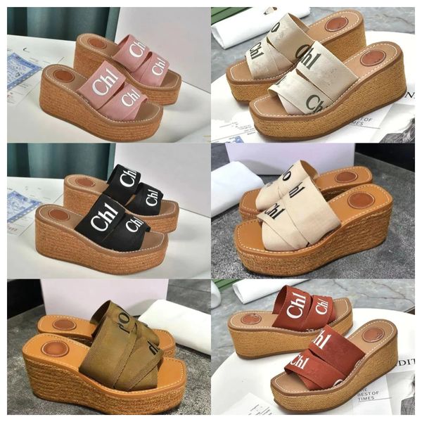 2024 Top Luxury Designer Platform Sandal Flat Chlos Shoe Fashion Mule Mule Sliders Femmes Slipper Men Outdoor Men Loafer Summer Casual Shoes Black Slide Beach Canvas