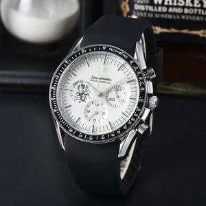 2024 Top Luxury Men's Watch, Metal Panel Round Three-Pins Dial Display Calendar Quartz Men's Watch OMG Silicone Strap of Steel Riem