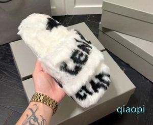 2024 top kwaliteit Casual Schoenen Winter Vrouwen Huis Slippers Nepbont Mode Warme Vrouw Slip op Flats Vrouwelijke Slides Zwart Roze gezellige thuis harige pantoffels