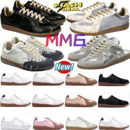 2024 Top Quality MM6 Réplique de veaux de veau: Sneaker Casual Chaussures Suede Womans Mens Black White Sneakers Designer Run Runner Runner Sports Shoe 35-44