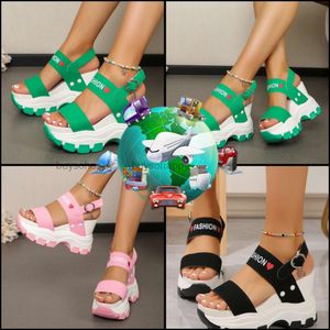 2024 Topkwaliteit Nieuwe slippers Buckle Strap Wedge Heel Sandals For Women Summer Lichtgewicht platform Slide Non Slip Shoes Gai EUR35-43