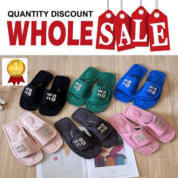 2024 Slippers de qualité supérieure Nouveau style concepteur sandales de luxe Femmes Velvet Matériau Ruaste Velcro Tapée Gai Party Soft Room Platform Size 35-42 Curseur official