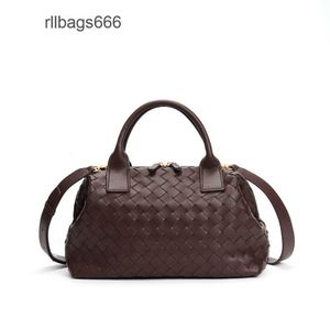 2024 Tote Single Veneeta Handbag Fashion Cow Hide Cow Bautto Sacs à chevron