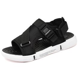 Sandales noires tendance pour hommes, chaussures de plage en plein air, semelle épaisse, mode été, respirantes, sandales de sport de loisirs, T9, 2024
