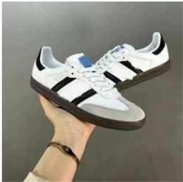 2024 Triple S Sneakers for Men Women Designer Sambaba schoenen Luxe Zwart Wit Beige Teal Blue Bred Red Pink Mens Trainers Clear Sole Platform Tennis T566