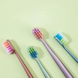 2024 Ultra-fine Soft Hair Eco Friendly Brosse de dents portable Brosse de dents de voyage portable avec boîte à fibre douce Nano Brosse à dents