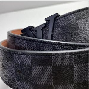 2024 V Courroies Hommes Desinger Ceinture Cuir Mode Femmes Accessoires Luxe Lettre Ceinture Big Gold Boucle Haute Qualité Casual Business Strap Box