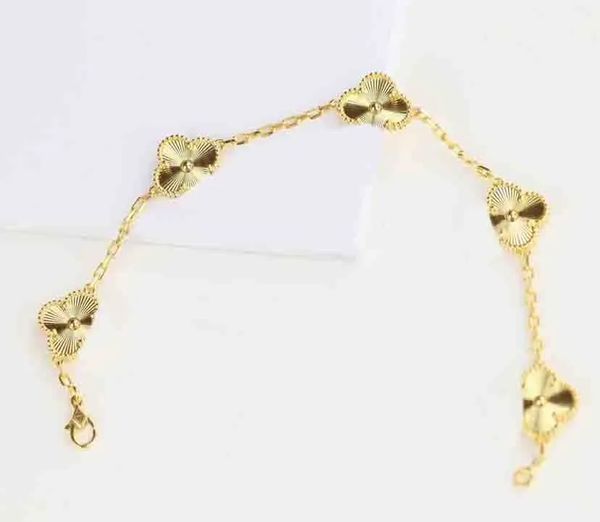 2024 v Gold Material Quality de luxe 10pcs Collier de pendentif avec 1,5 cm de fleurs bijoux de mariage Web100 Q8