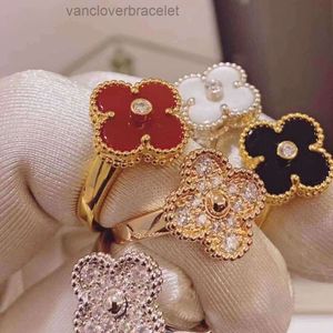 2024 van Clover Cleef ringen sieraden Hoge versie V Gouden Lucky Four Leaf Grass Ring Dames S 925 Zilver Natuurlijk Wit Fritillaria Rode Chalcedoon Volledige Diamanten Ring