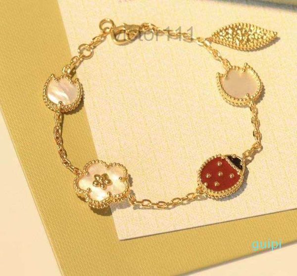 2024 Van Clover Designer Series Ladybug Clover Charm Bracelets Chaîne Bangle High Quality S Sterling Sier Rose Gold pour les femmes G Great Onli