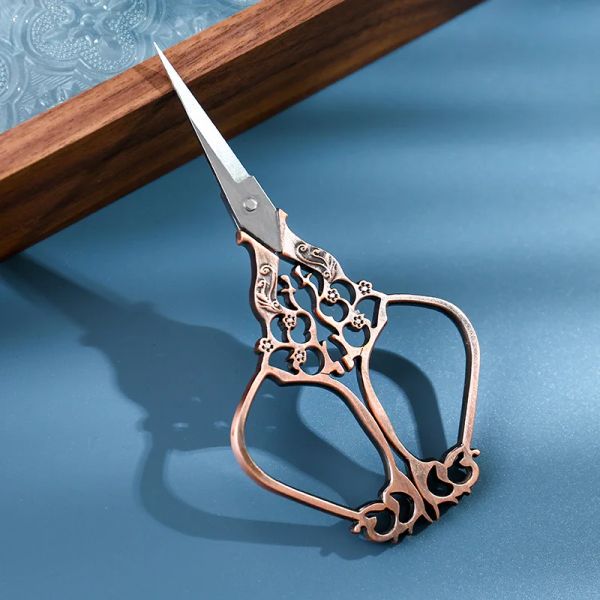 2024 Tijeras retro vintage bordado de acero inoxidable punta de costura de costura herramientas de bricolaje para herramientas de costura de artesanía antigua - para