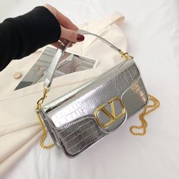 2024 Monedero Diseñador de moda Bolsa Moda Mujeres Bolsas de hombro para mujer Diseñadores de lujos V Bolso Crossbody Bolsos Monedero Nappa Stud Totes A3