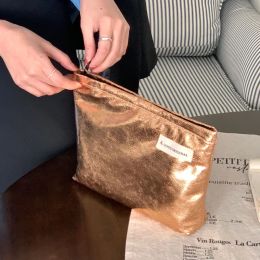 2024 Sac de cosmétique imperméable Nouveau sac de maquillage d'embrayage en argent en argent en or
